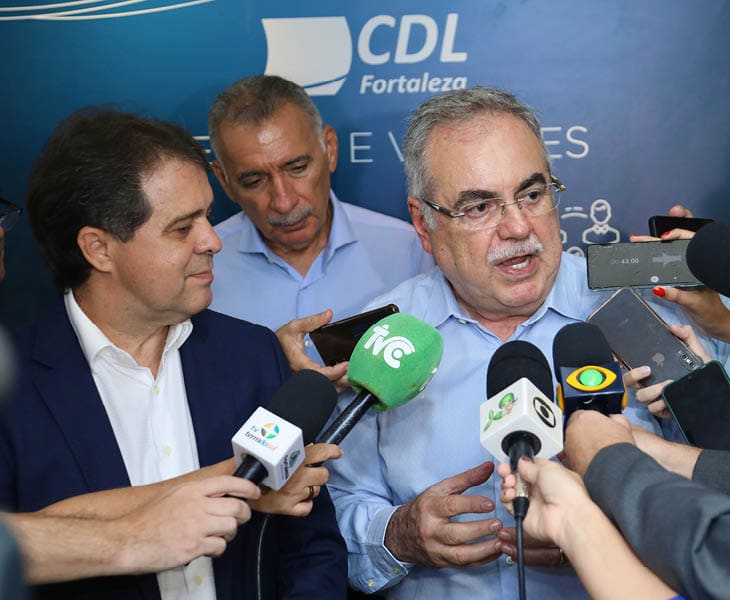       (izquierda) y       (derecha)