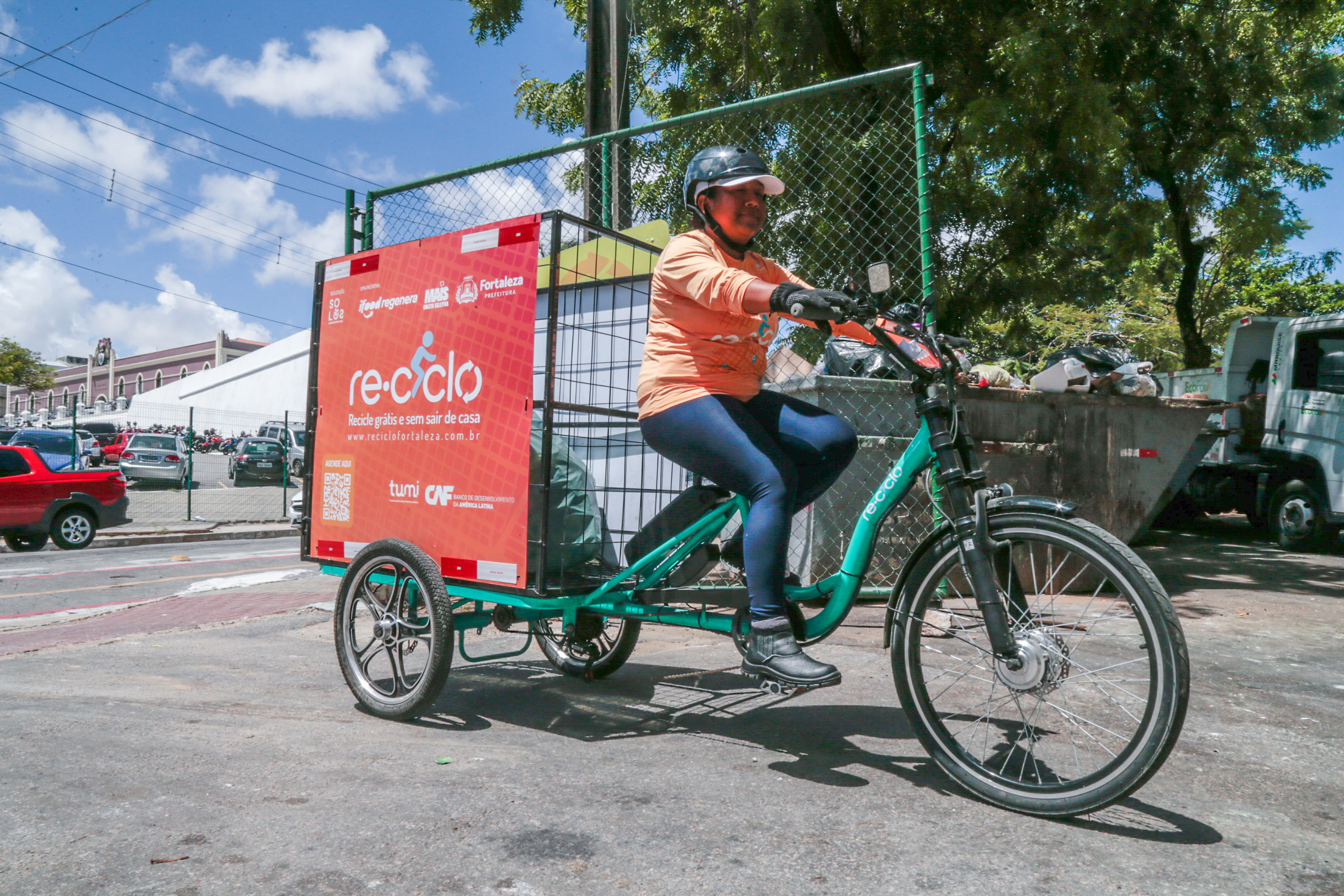 Políticas públicas como o Re-Ciclo, plataforma gratuita de coleta de recicláveis, e os microparques em áreas mais sensíveis da cidade são exemplos do compromisso da gestão com o desenvolvimento urbano sustentável (Foto: Prefeitura de Fortaleza)