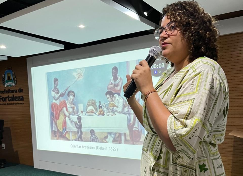 Izabel Accioly é diretora do Observatório de Governança Municipal do Ipplan desde o início de 2024